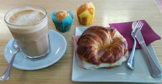 Bakery & Cafe