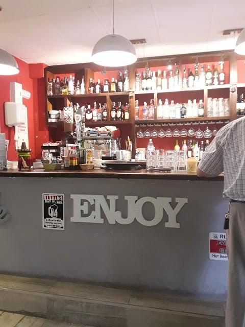 Tutti's Cocina Internacional