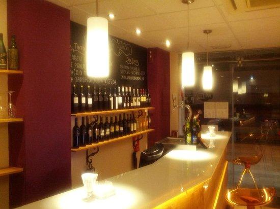 Vinoteca El Escondite