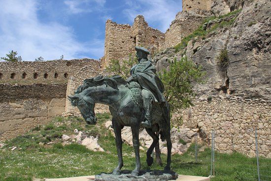 el Monumento a Ramón Cabrera