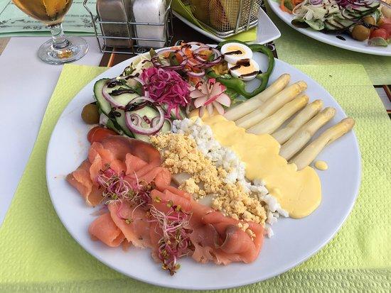 Den Artiest Eetcafe