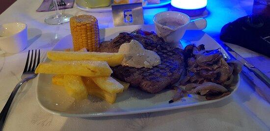 Octavios Bar & Grill