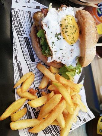 Aviador Burger and Beer