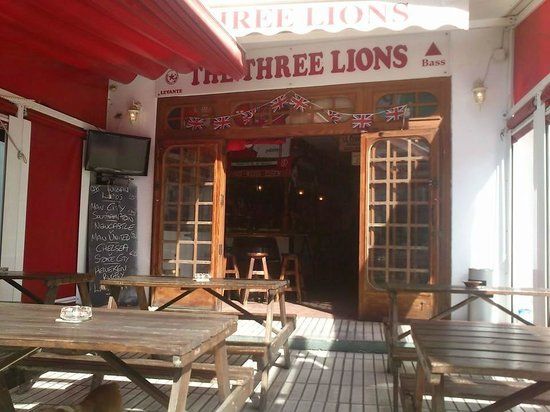 Three Lions Pub
